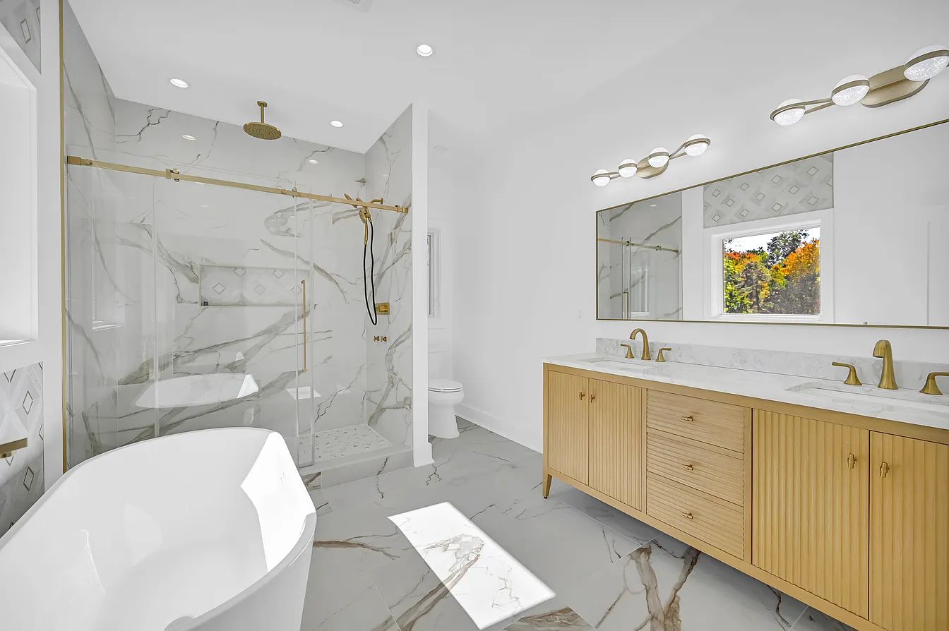 27 Mounthaven Dr Livingston NJ bathroom photo 20